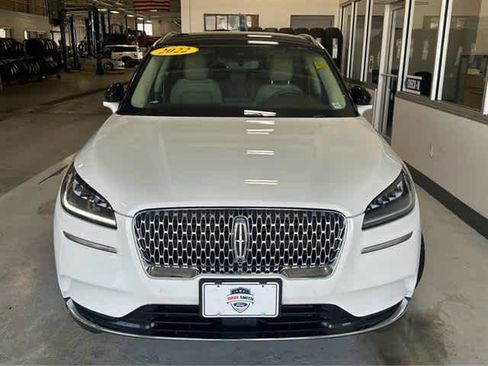 Used 2022 Lincoln Corsair Reserve w/ Equipment Group 201A image 2