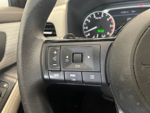 Certified 2022 Nissan Rogue SV FWD image 12