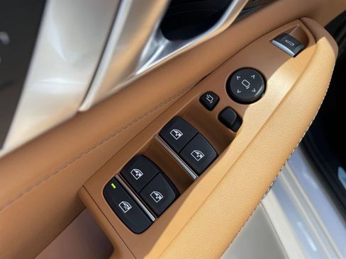 Used 2026 BMW X5 sDrive40i w/ M Sport Package image 19