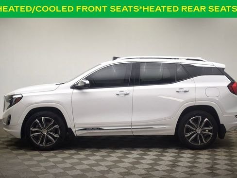 Used 2020 GMC Terrain Denali w/ Denali Premium Package AWD/4WD image 12