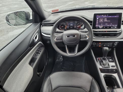 Used 2024 Jeep Compass Latitude AWD/4WD image 19
