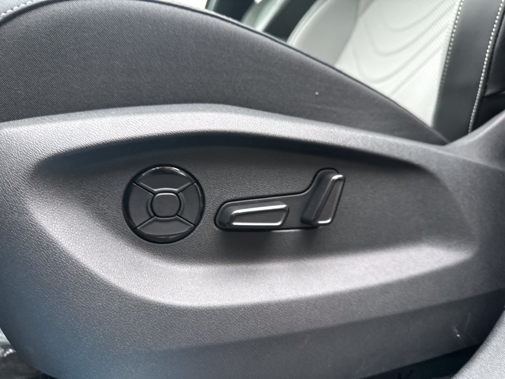 New 2026 Volkswagen Tiguan SE R-Line AWD/4WD image 9