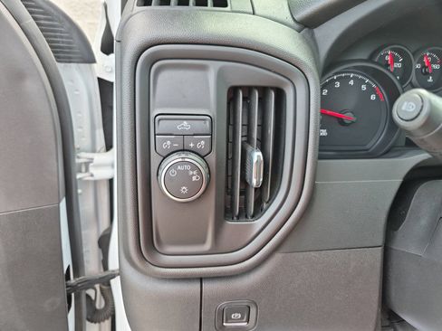 Used 2022 Chevrolet Silverado 1500 W/T RWD image 15