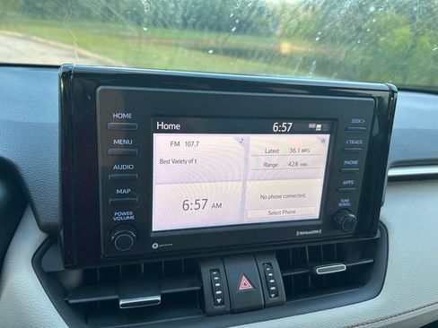 Used 2021 Toyota RAV4 XLE Premium AWD/4WD image 26