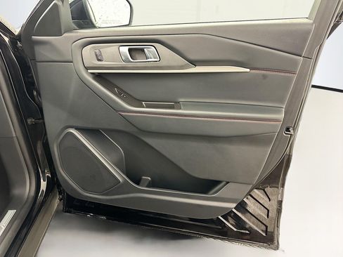 Used 2025 Ford Explorer ST-Line image 35