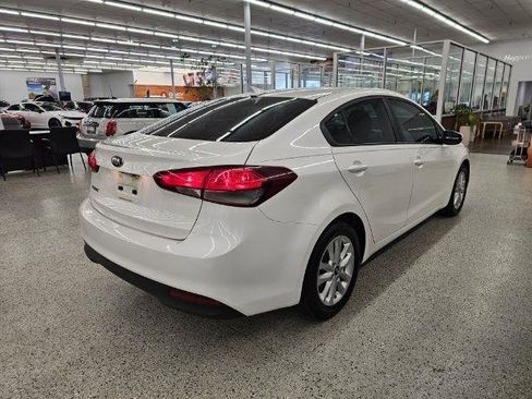 Used 2017 Kia Forte LX w/ LX Popular Package image 4