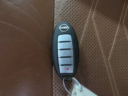 Used 2022 Nissan Pathfinder Platinum w/ Cargo Package FWD image 21