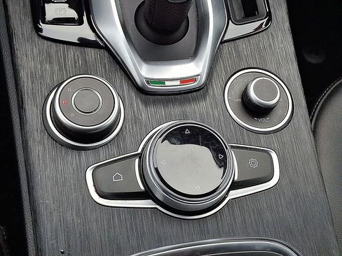 Used 2022 Alfa Romeo Stelvio Sprint AWD/4WD image 27