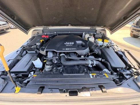 Used 2023 Jeep Wrangler Unlimited Sport AWD/4WD image 30
