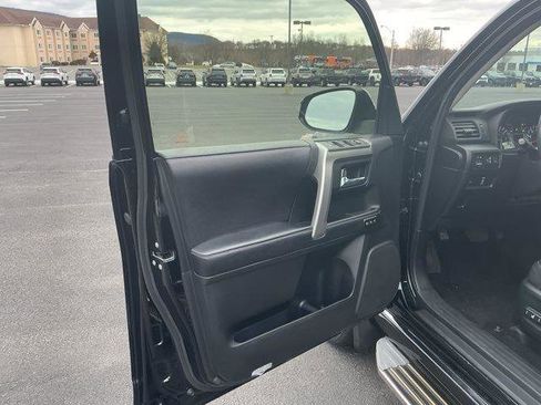 Used 2016 Toyota 4Runner Limited image 9