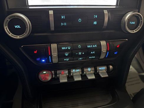 Used 2020 Ford Mustang Premium image 22