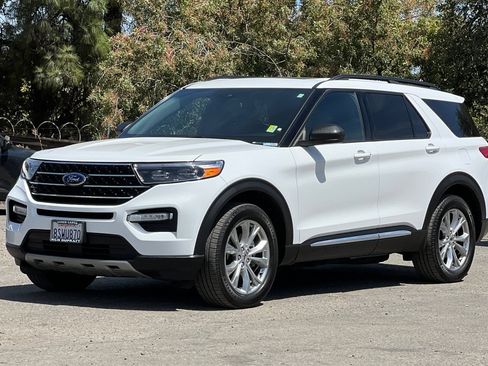 Used 2020 Ford Explorer XLT w/ Equipment Group 202A AWD/4WD image 8