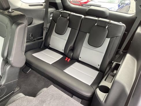 Used 2022 Ford Explorer XLT w/ Equipment Group 202A image 31