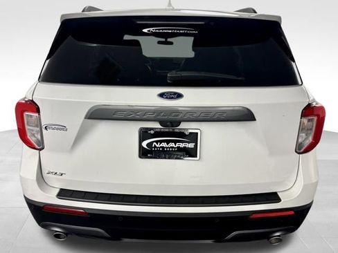 Used 2023 Ford Explorer XLT w/ Equipment Group 202A image 8