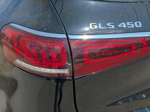 Used 2021 Mercedes-Benz GLS 450 4MATIC image 11