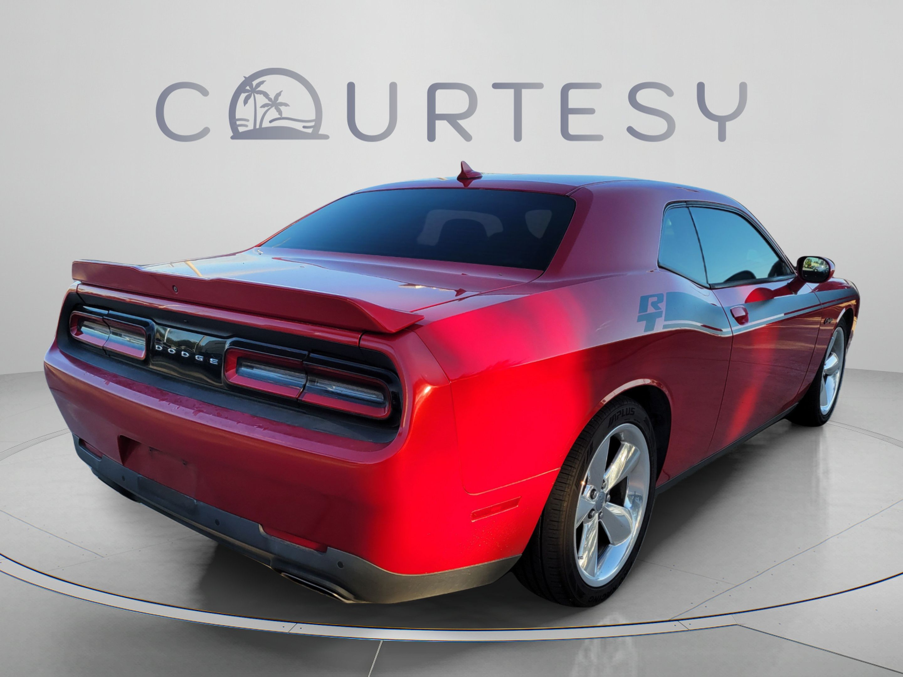 Used 2015 Dodge Challenger R/T Plus RWD image 3