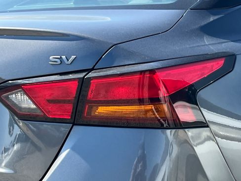 Used 2024 Nissan Altima 2.5 SV FWD image 17
