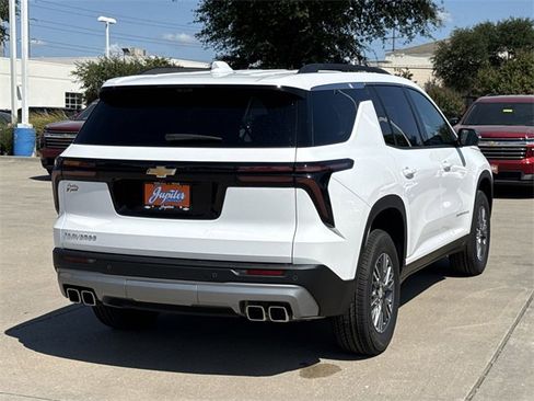 New 2026 Chevrolet Traverse LT w/ Driver Confidence Package image 4