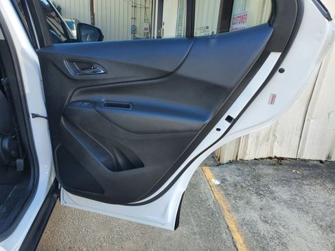 Used 2019 Chevrolet Equinox LT image 18