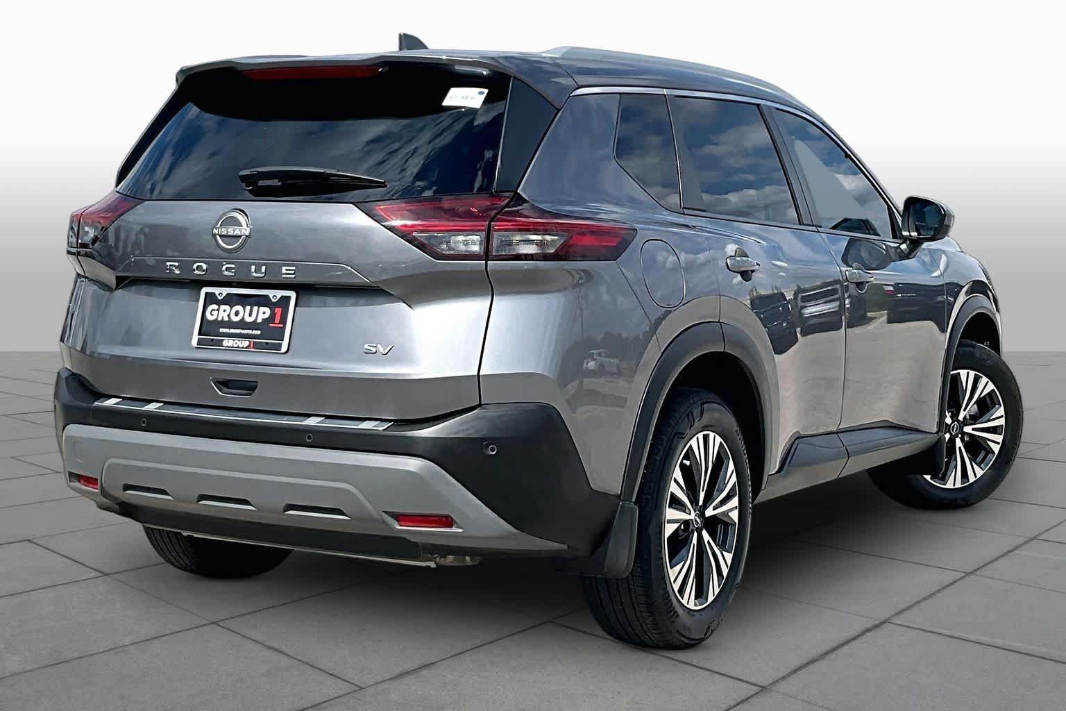 Used 2023 Nissan Rogue SV w/ SV Premium B Package FWD image 13