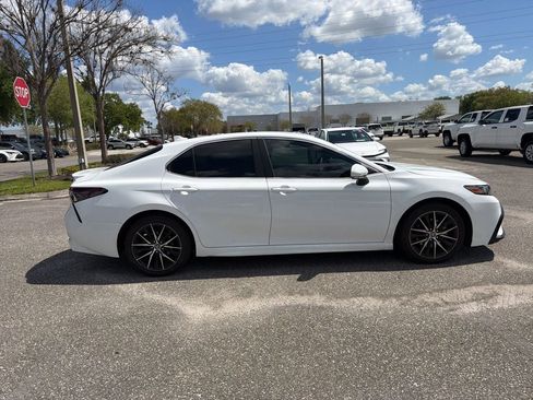 Used 2023 Toyota Camry SE image 7
