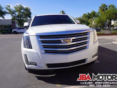 Used 2020 Cadillac Escalade ESV Platinum image 41