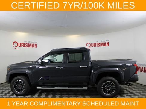 Used 2025 Toyota Tacoma TRD Sport AWD/4WD image 4