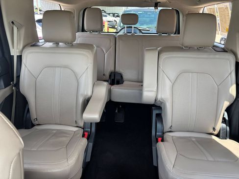 Used 2024 Ford Expedition Limited AWD/4WD image 43