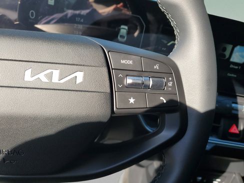 New 2025 Kia K4 EX FWD image 9