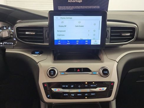 Used 2024 Ford Explorer XLT w/ Equipment Group 202A AWD/4WD image 14