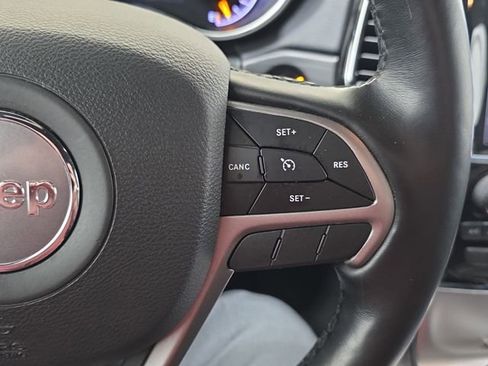 Used 2021 Jeep Grand Cherokee Limited AWD/4WD image 17