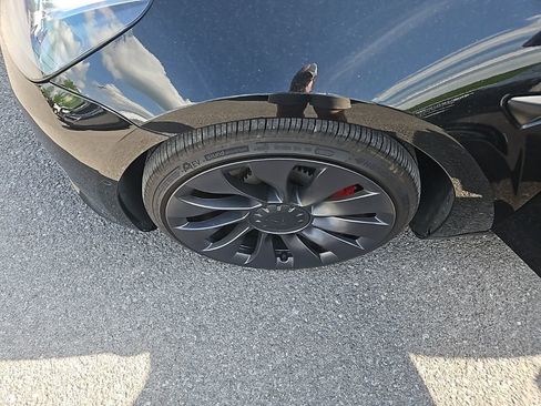 Used 2021 Tesla Model 3 Performance image 12