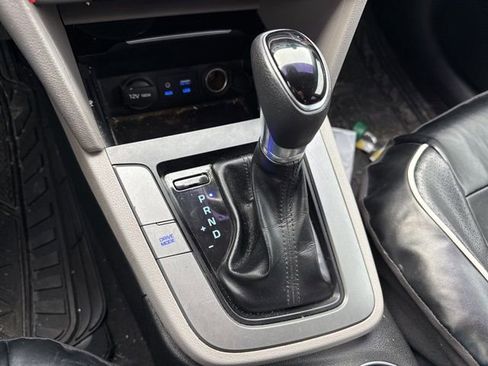 Used 2017 Hyundai Elantra SE image 22