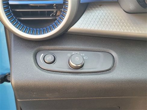 Used 2025 Chevrolet Trax LS image 20