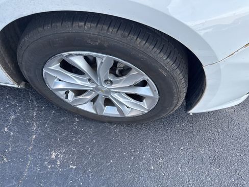 Used 2021 Chevrolet Malibu LT image 3