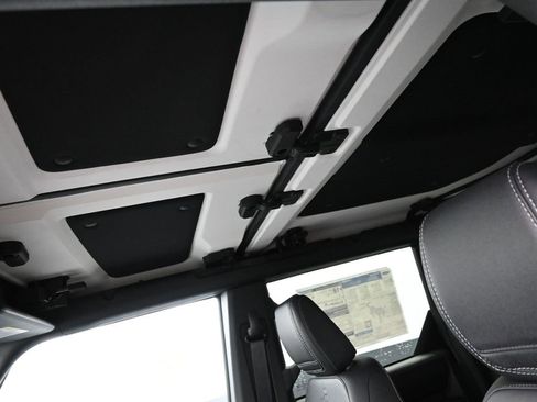 New 2025 Ford Bronco Badlands image 22