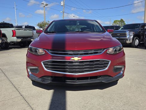 Used 2018 Chevrolet Malibu LT w/ Driver Confidence Package image 2