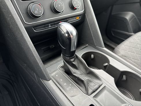 Used 2019 Volkswagen Atlas S image 20