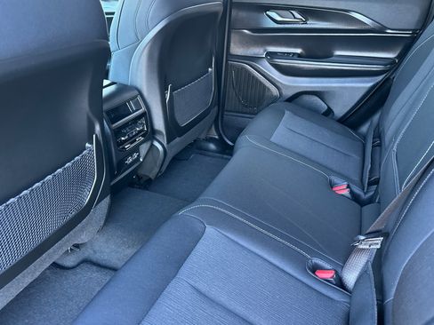 New 2025 Jeep Grand Cherokee Laredo X w/ Luxury Tech Group I image 12