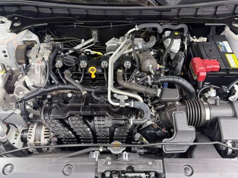 Used 2025 Nissan Altima 2.5 SV FWD image 39