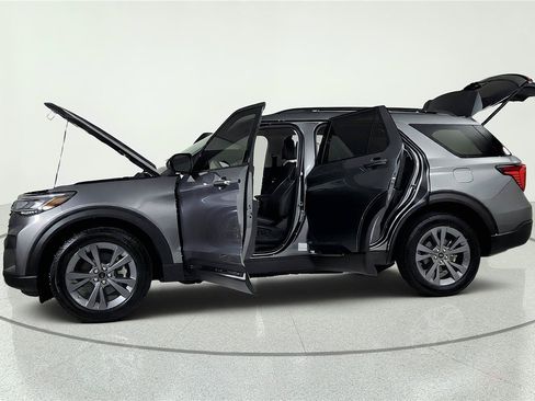 Used 2025 Ford Explorer Active w/ Active Comfort Package AWD/4WD image 11