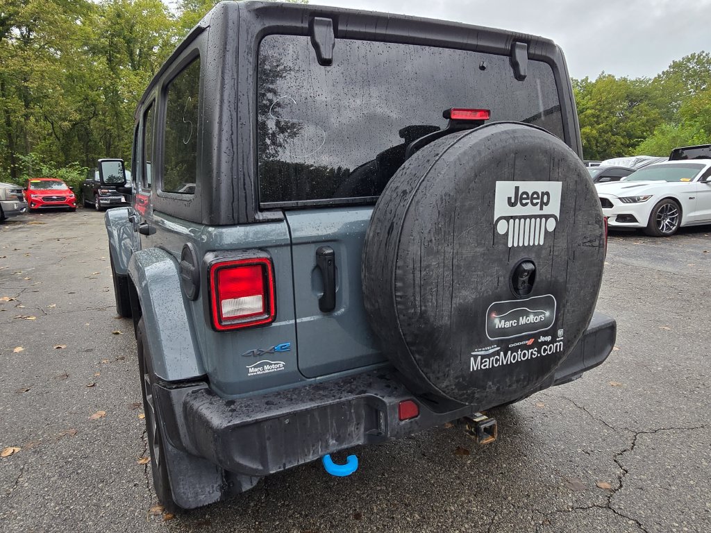 Used 2024 Jeep Wrangler Unlimited w/ Convenience Group AWD/4WD image 5