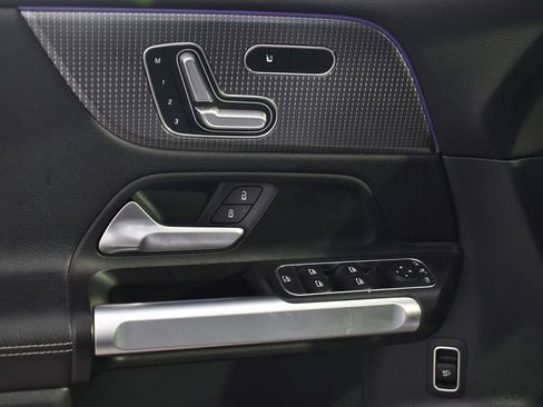 Certified 2022 Mercedes-Benz GLB 250 4MATIC image 12