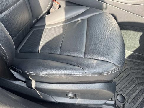 Used 2022 Mercedes-Benz GLC 300 4MATIC w/ AMG Line image 11