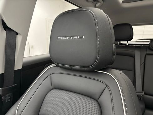 New 2026 GMC Terrain Denali w/ LPO, Floor Liner Package image 36