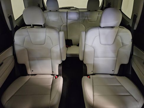 Used 2024 Kia Telluride S w/ S Sunroof Package image 37