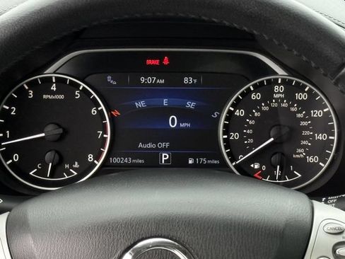 Used 2017 Nissan Murano Platinum w/ Platinum Technology Package FWD image 16