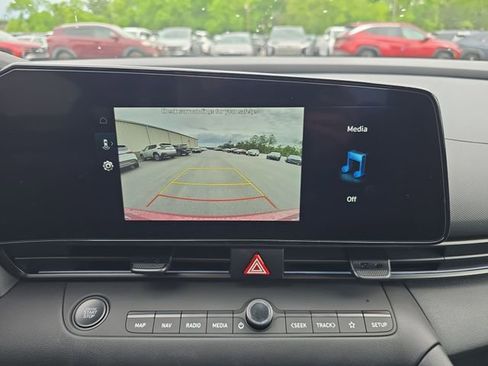 New 2025 Hyundai Elantra SEL image 17