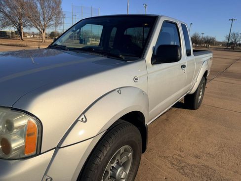 Used 2004 Nissan Frontier XE Desert Runner w/ (VTP) Value Truck Pkg image 6
