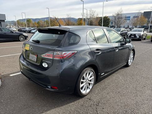 Used 2011 Lexus CT 200h Premium image 3